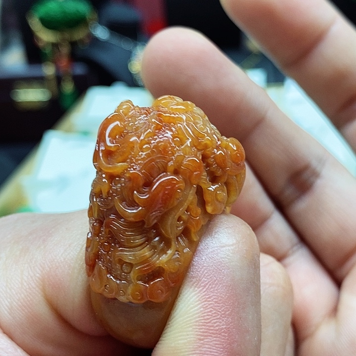 翡翠颈饰未镶嵌哈*！