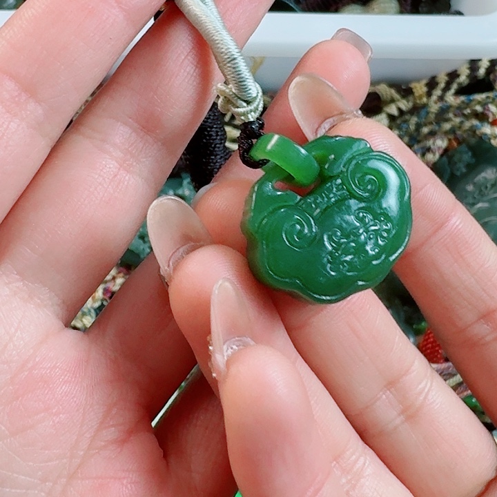 和田玉挂件未镶嵌