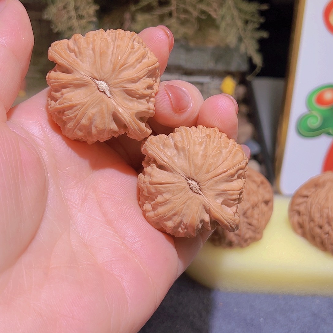 文玩核桃吊坠灰*色白狮子40