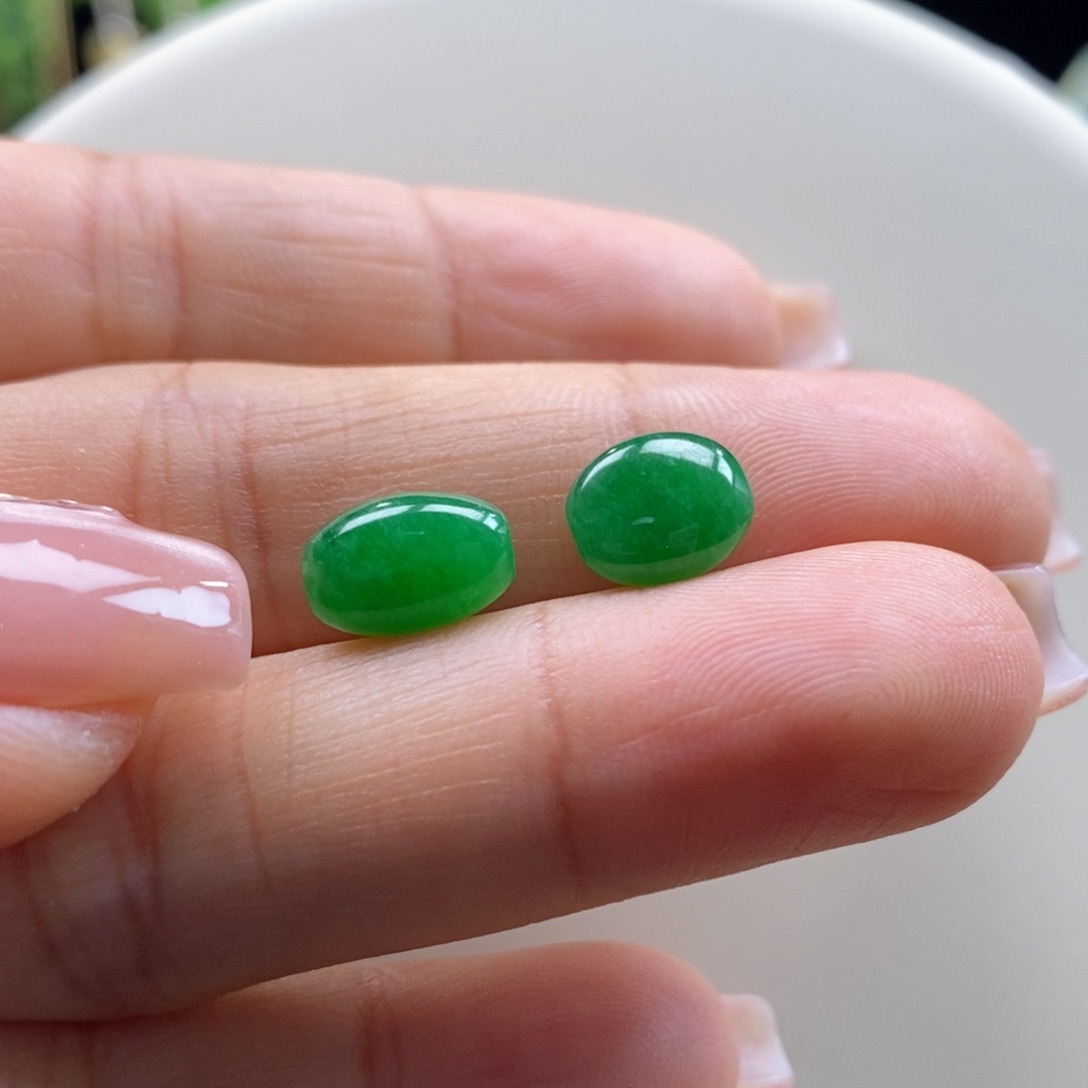 翡翠未镶嵌吊坠(不含链)翡翠随机发一个（只发一个）