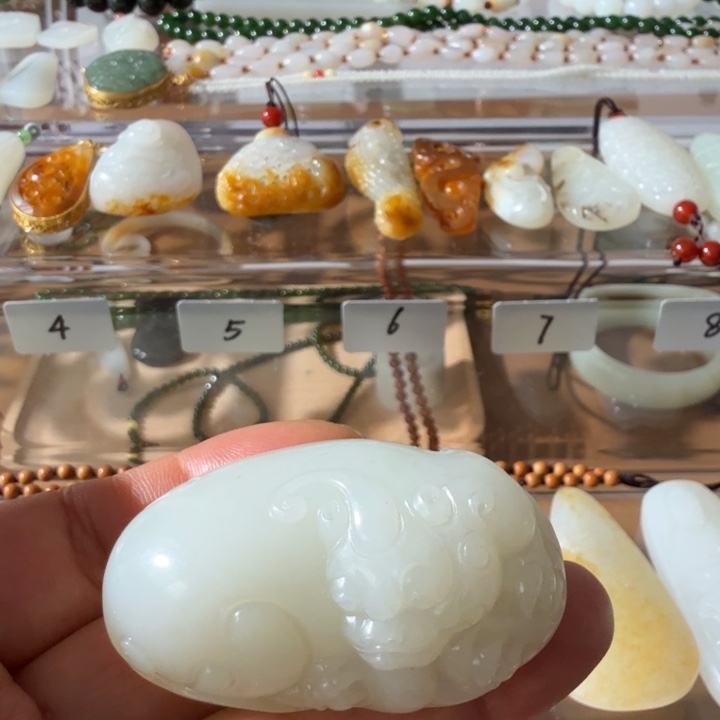 和田玉颈饰未镶嵌新疆和田天然毛孔