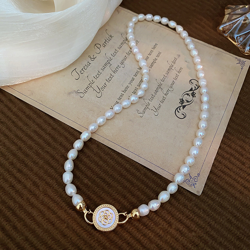 6mm天然淡水珍珠项链女气质法式复古圆牌玫瑰花锁骨链时尚毛衣链