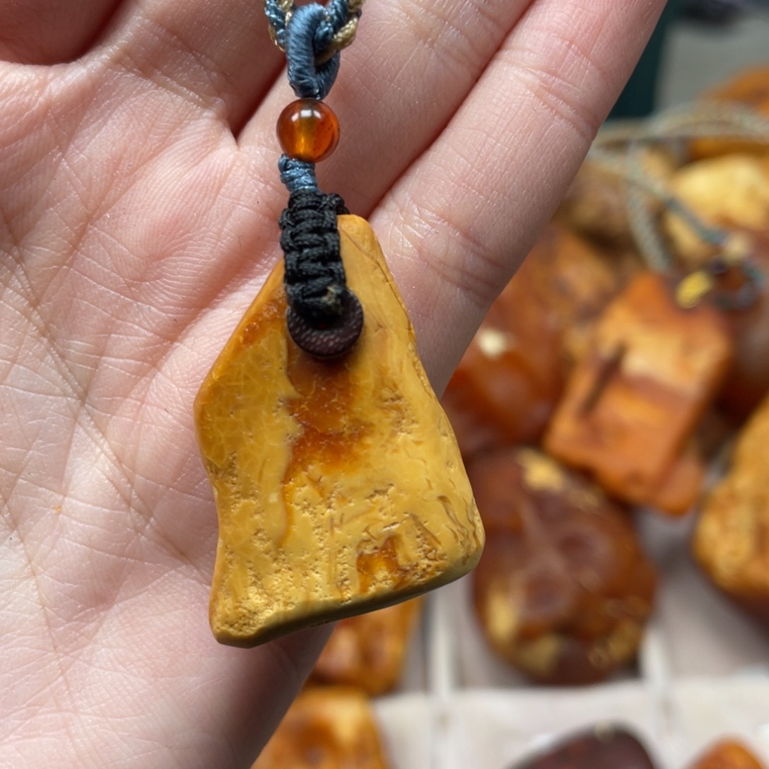 琥珀珠宝奇石未镶嵌