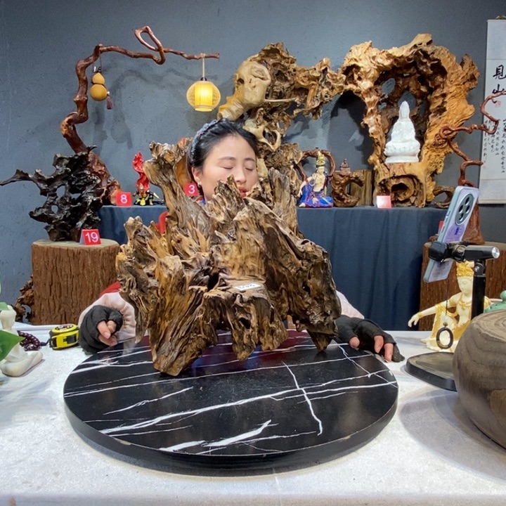 Q***香木草木堂根艺摆件698