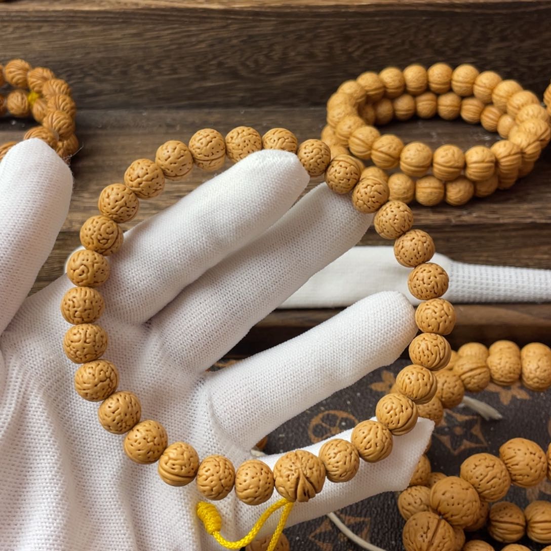 吊坠桃核野黄金豆