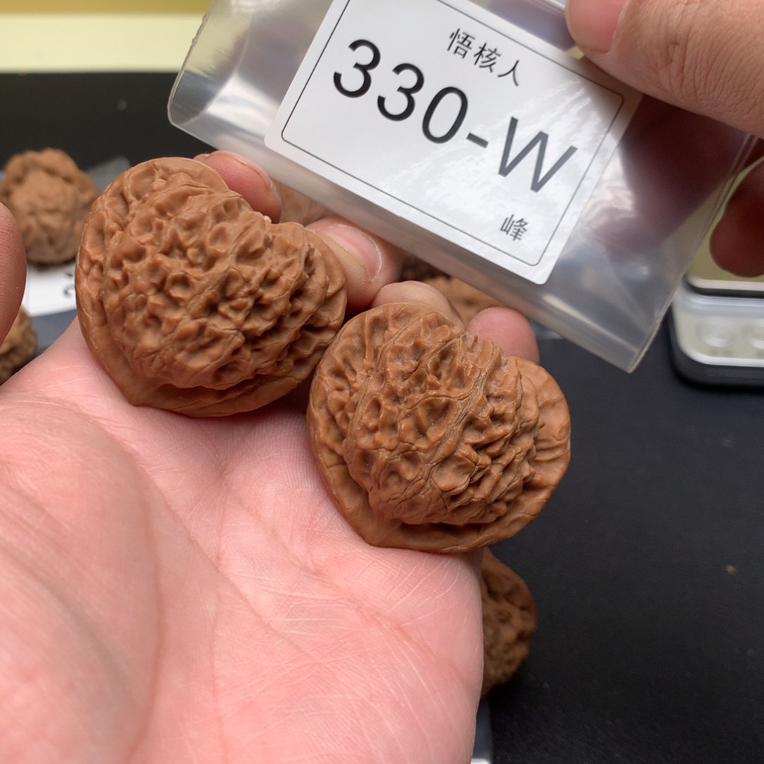 【闪购商品】文玩核桃吊坠宫灯40全