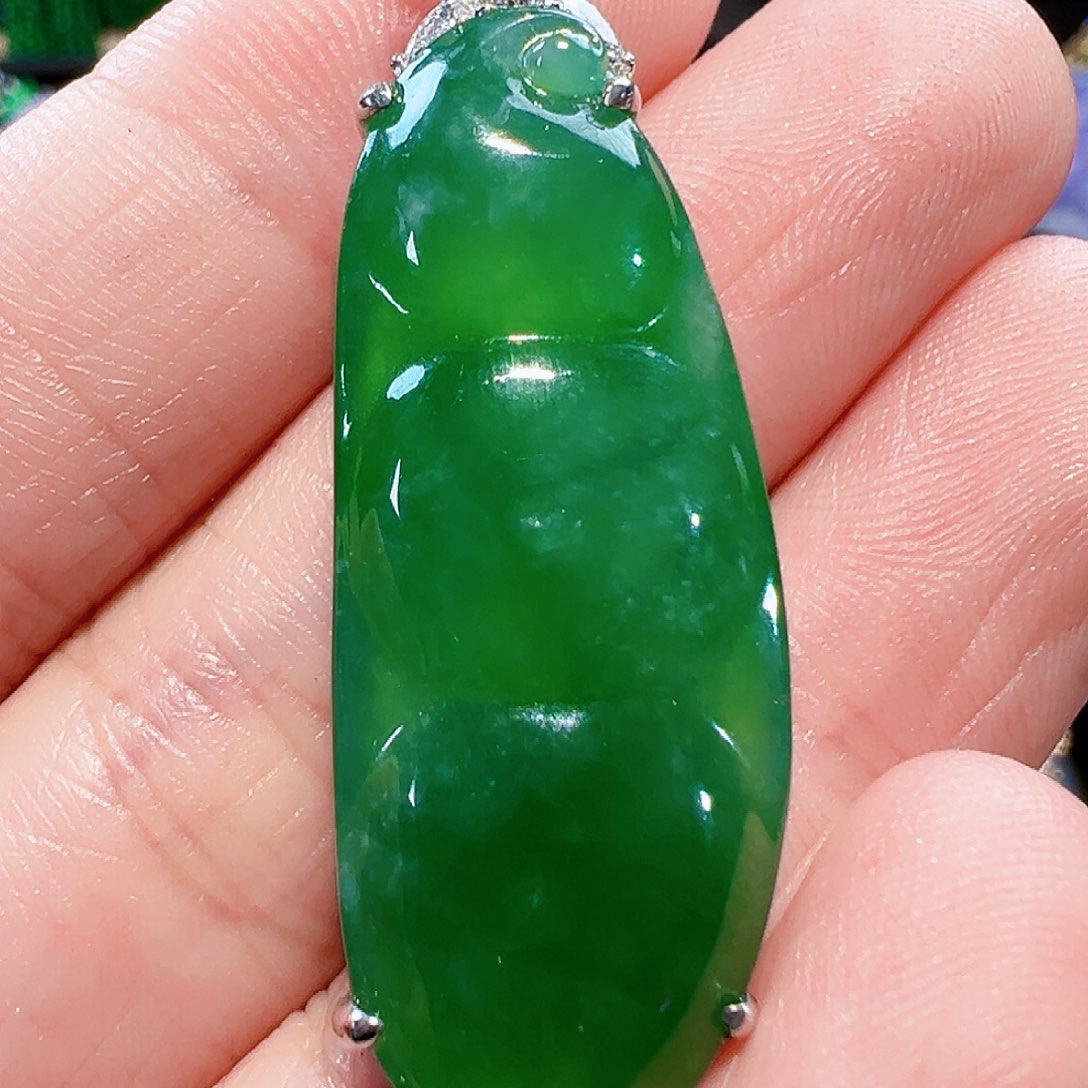 翡翠颈饰18K金镶嵌签收后24小时鉴赏期