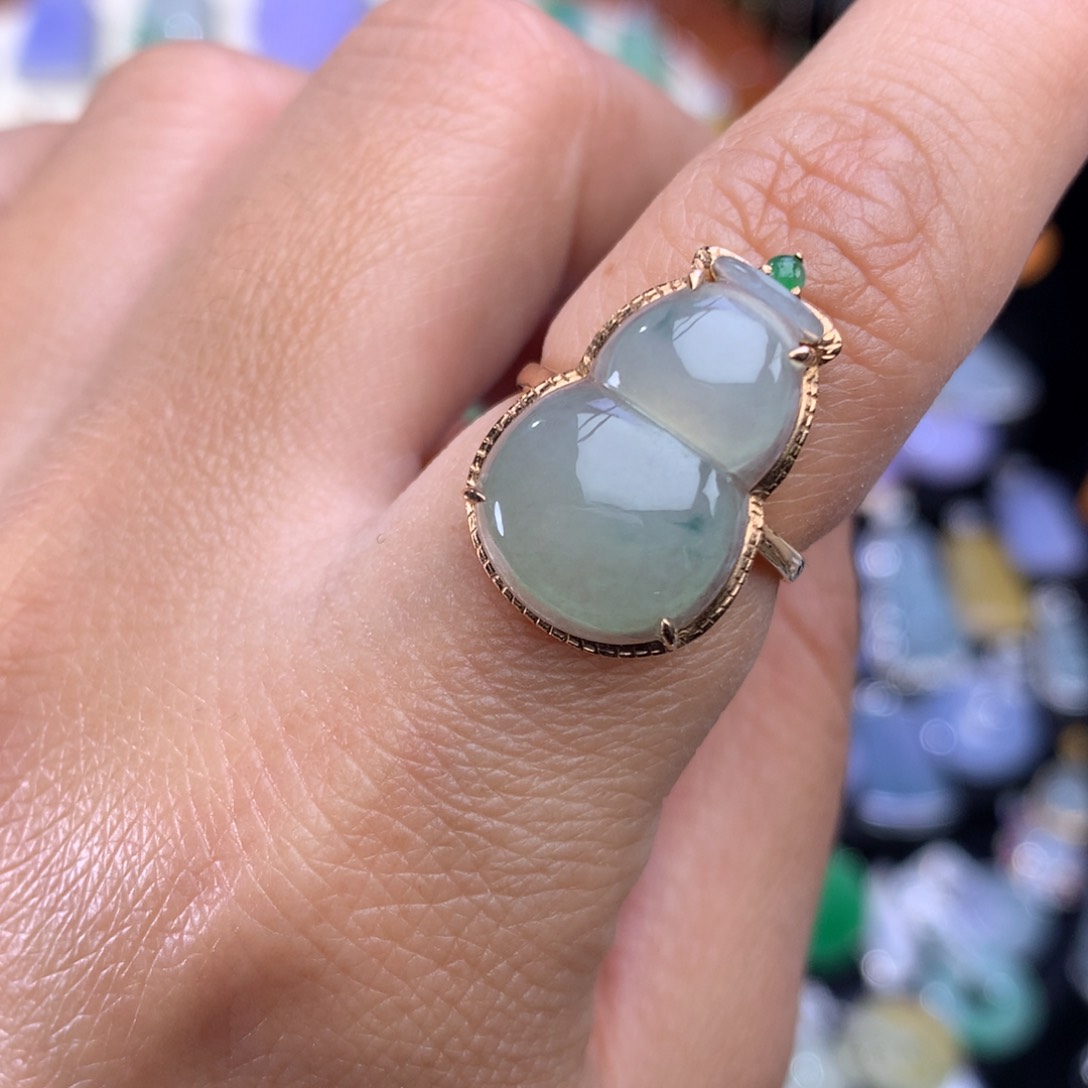 翡翠戒指18K金镶嵌葫芦戒指