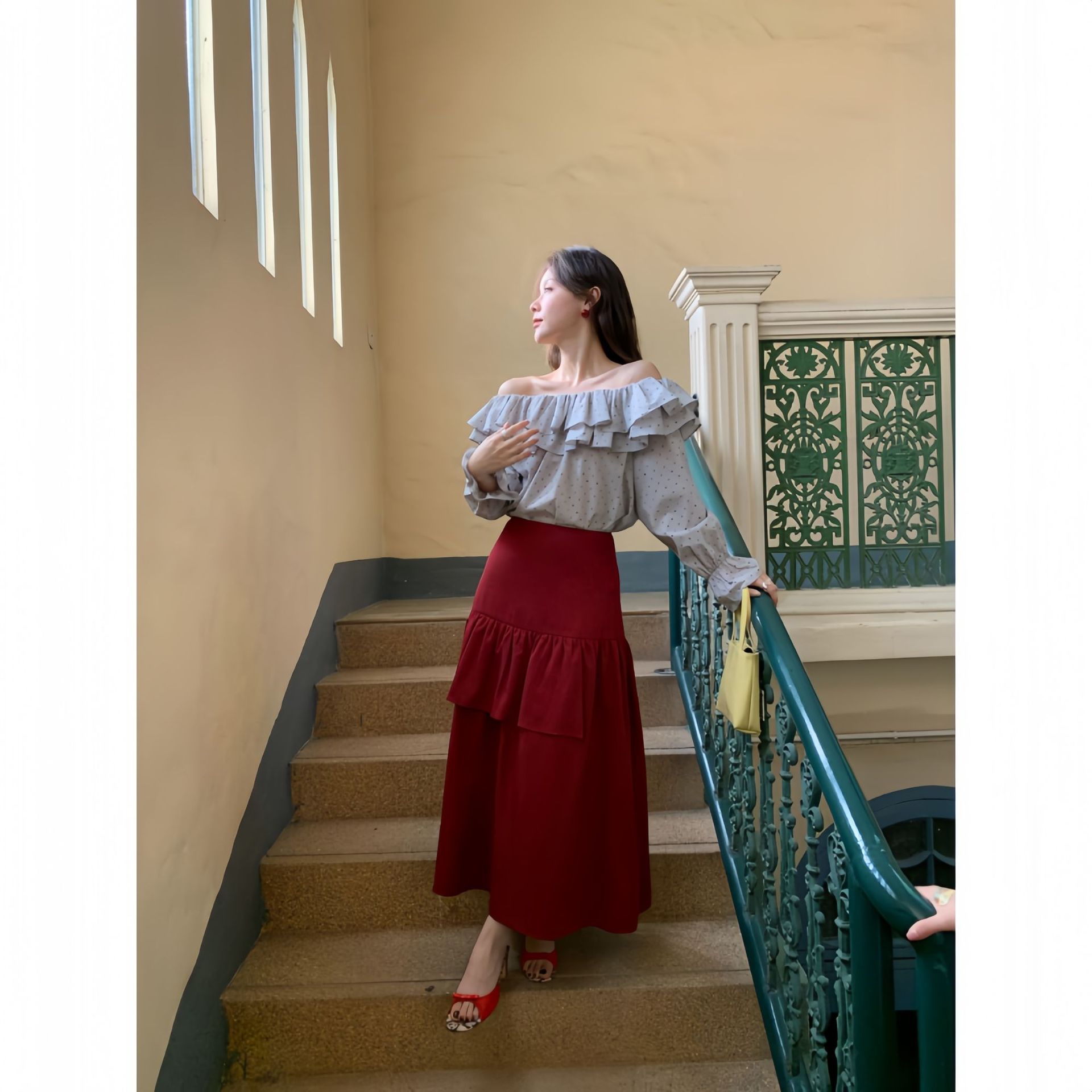 2025法式花边设计感伞裙高腰a字半身裙女C3513