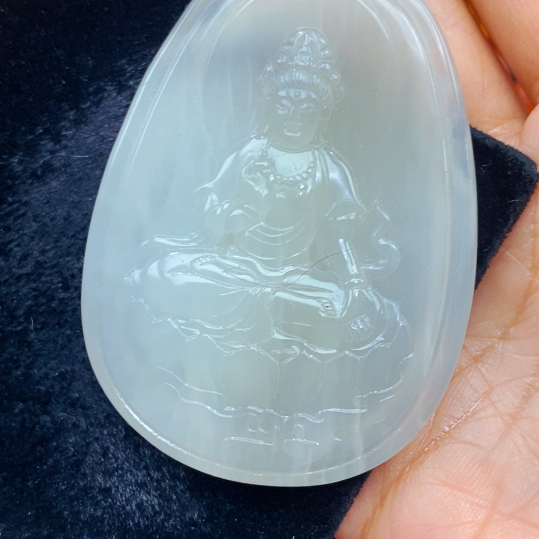 未镶嵌石英质玉（黄龙玉）项链