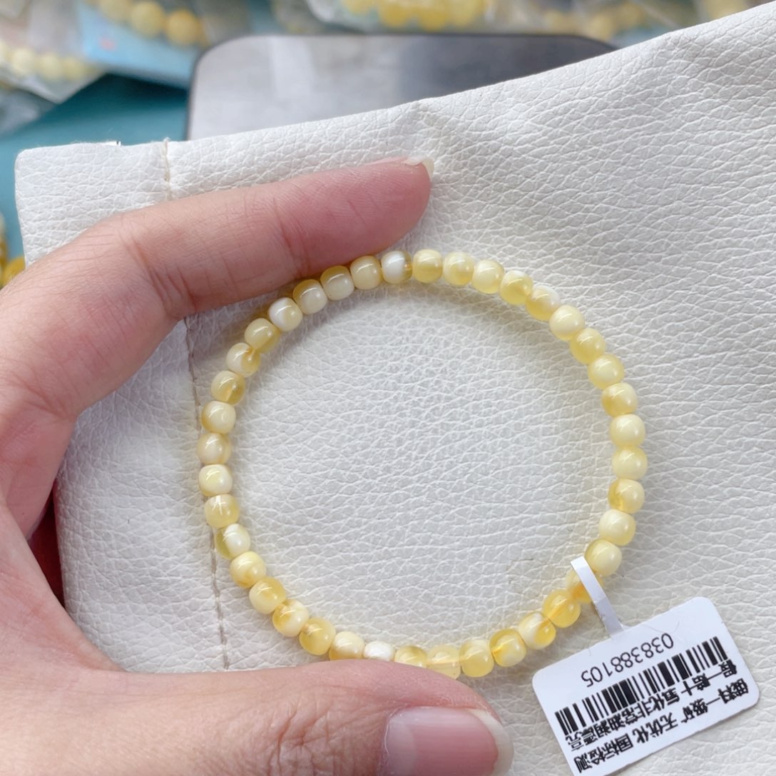 蜜蜡裸石未镶嵌蜜蜡096