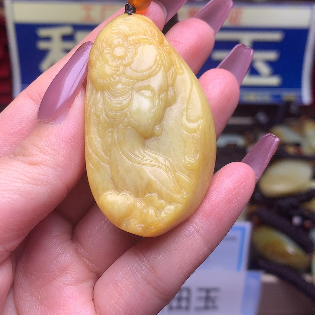 和田玉颈饰未镶嵌