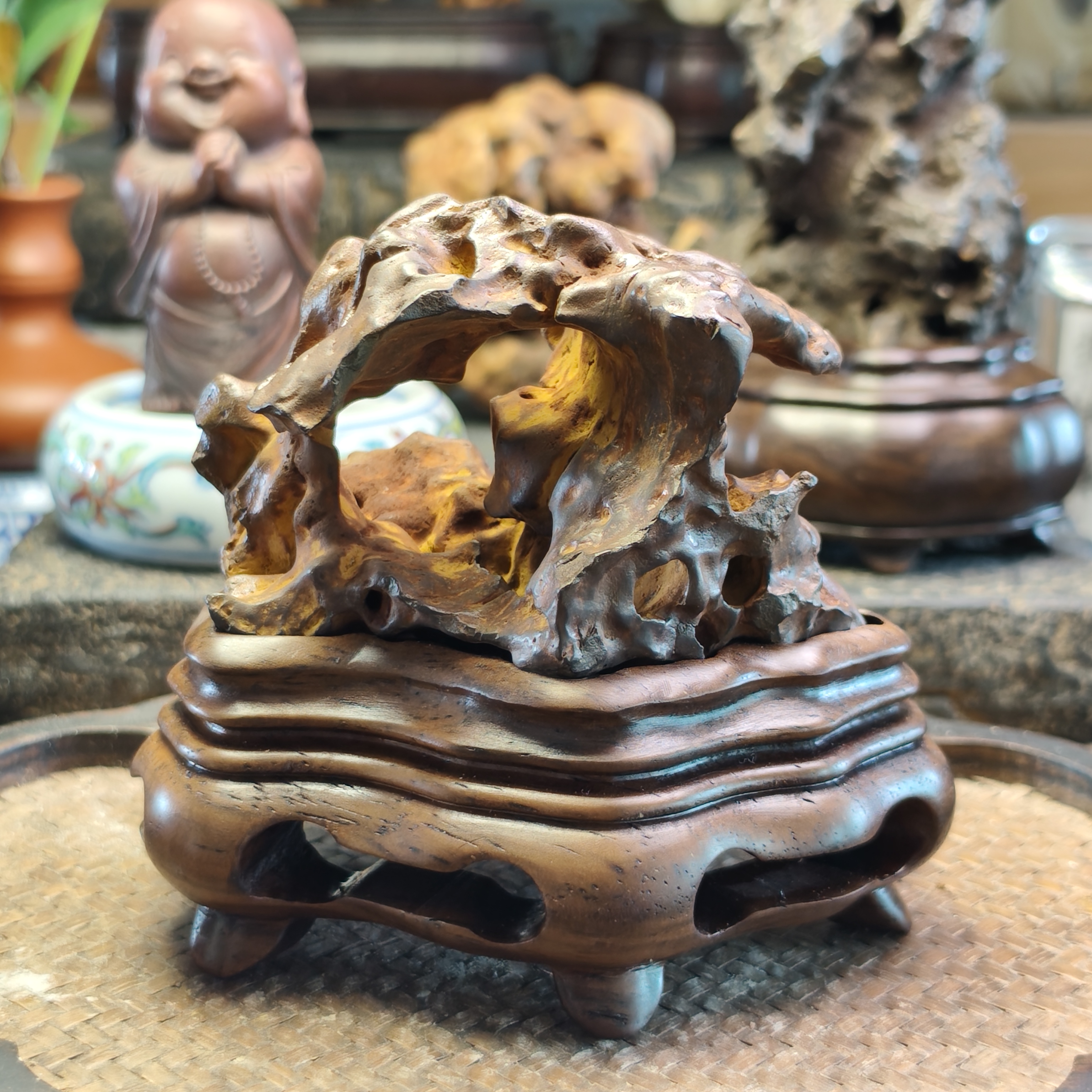 精品太湖水石香炉可放5公分盘香 苏工黑檀 8cm连座高X长10cm底座