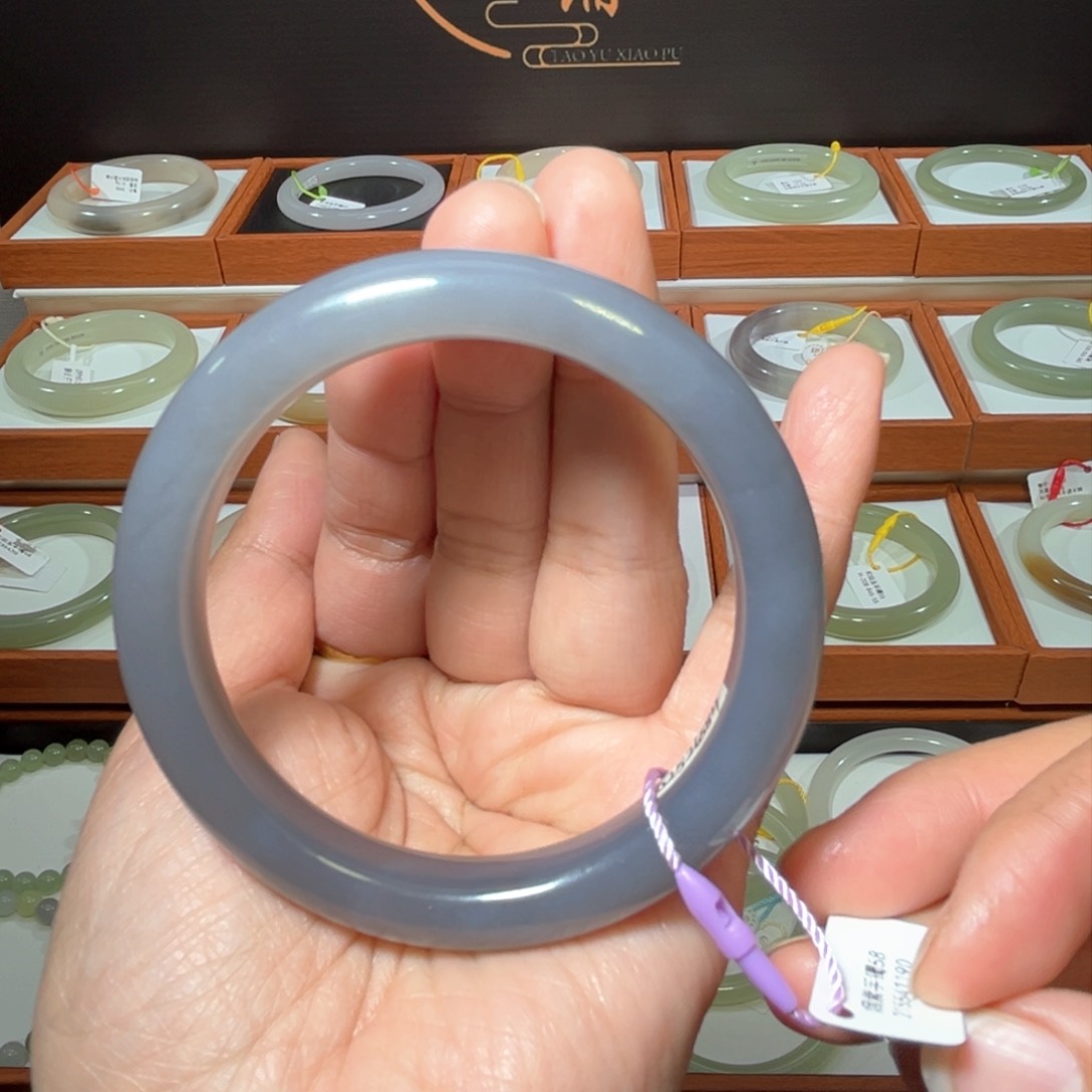 和田玉手镯未镶嵌58