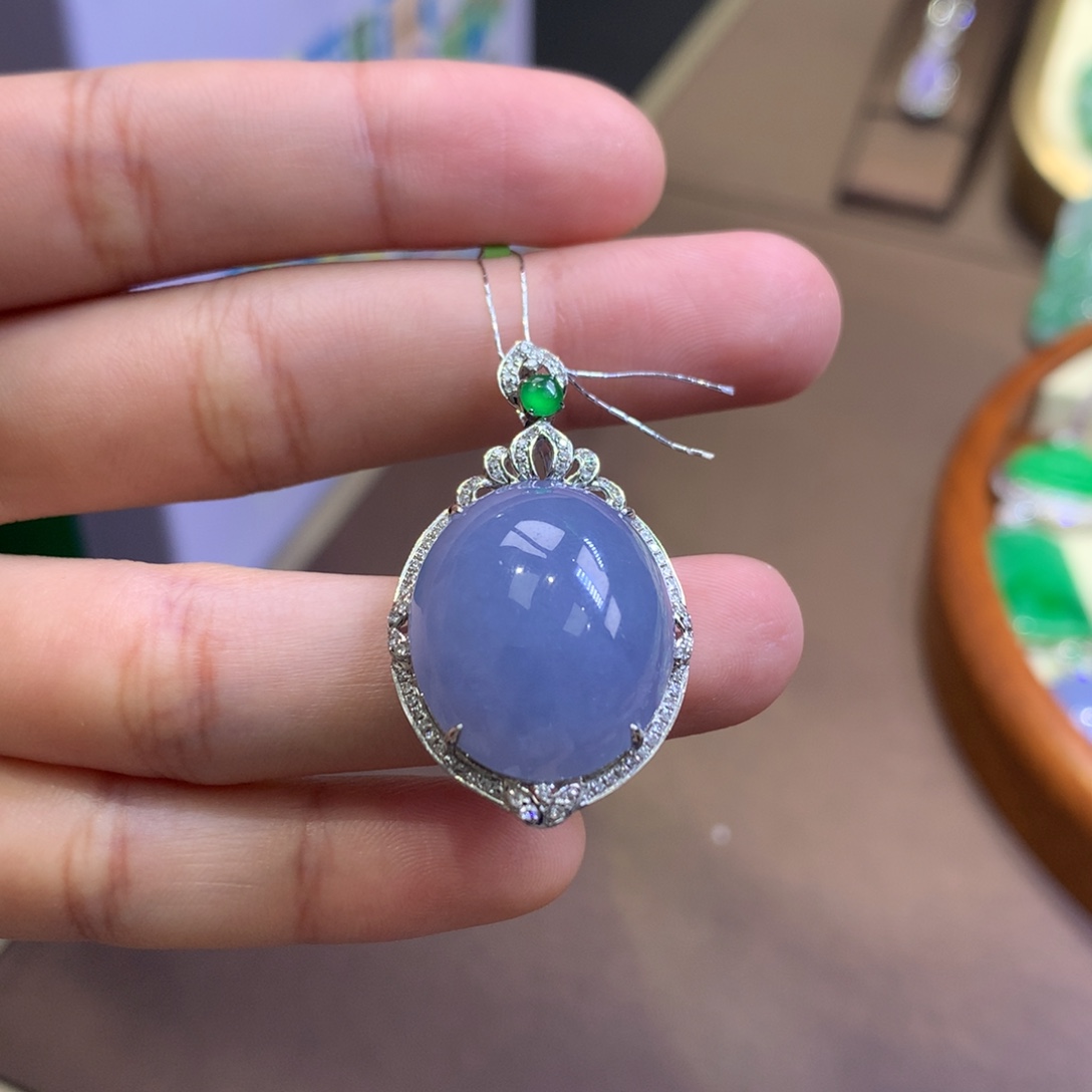 翡翠18K金镶嵌颈饰翡翠