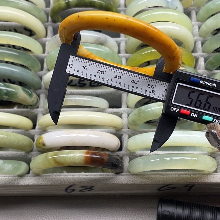 蛇纹石玉未镶嵌手镯253