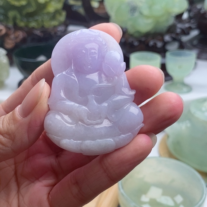 翡翠吊坠(不含链)未镶嵌励****?