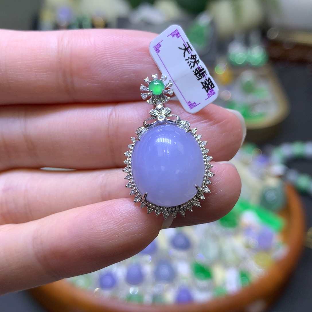 翡翠颈饰18K金镶嵌翡翠吊坠项链