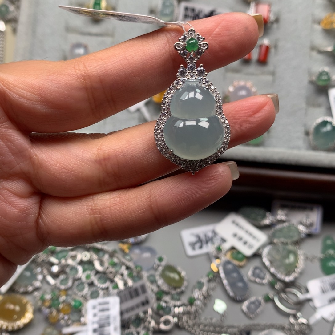 N***i翡翠银S925镶嵌戒指吊坠