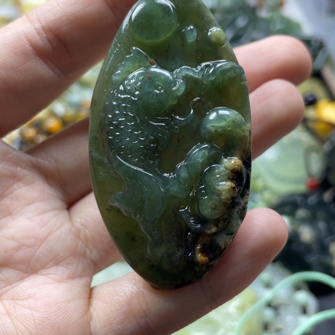 蛇纹石玉未镶嵌吊坠