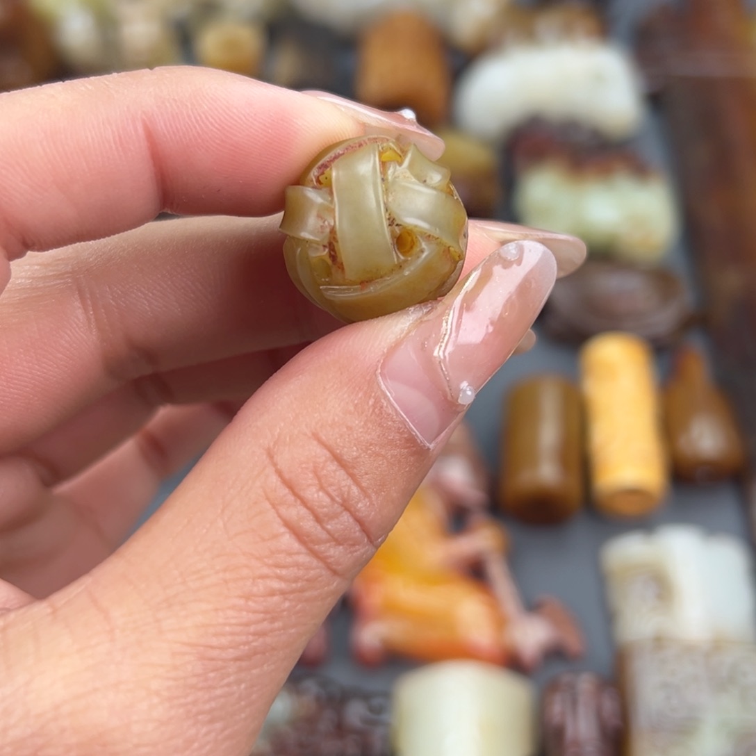和田玉（糖玉）未镶嵌颈饰
