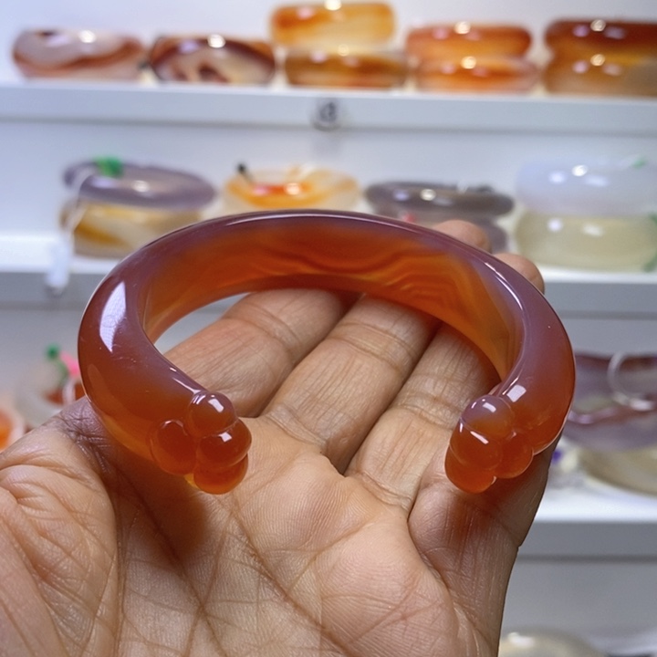 玛瑙/玉髓手镯未镶嵌