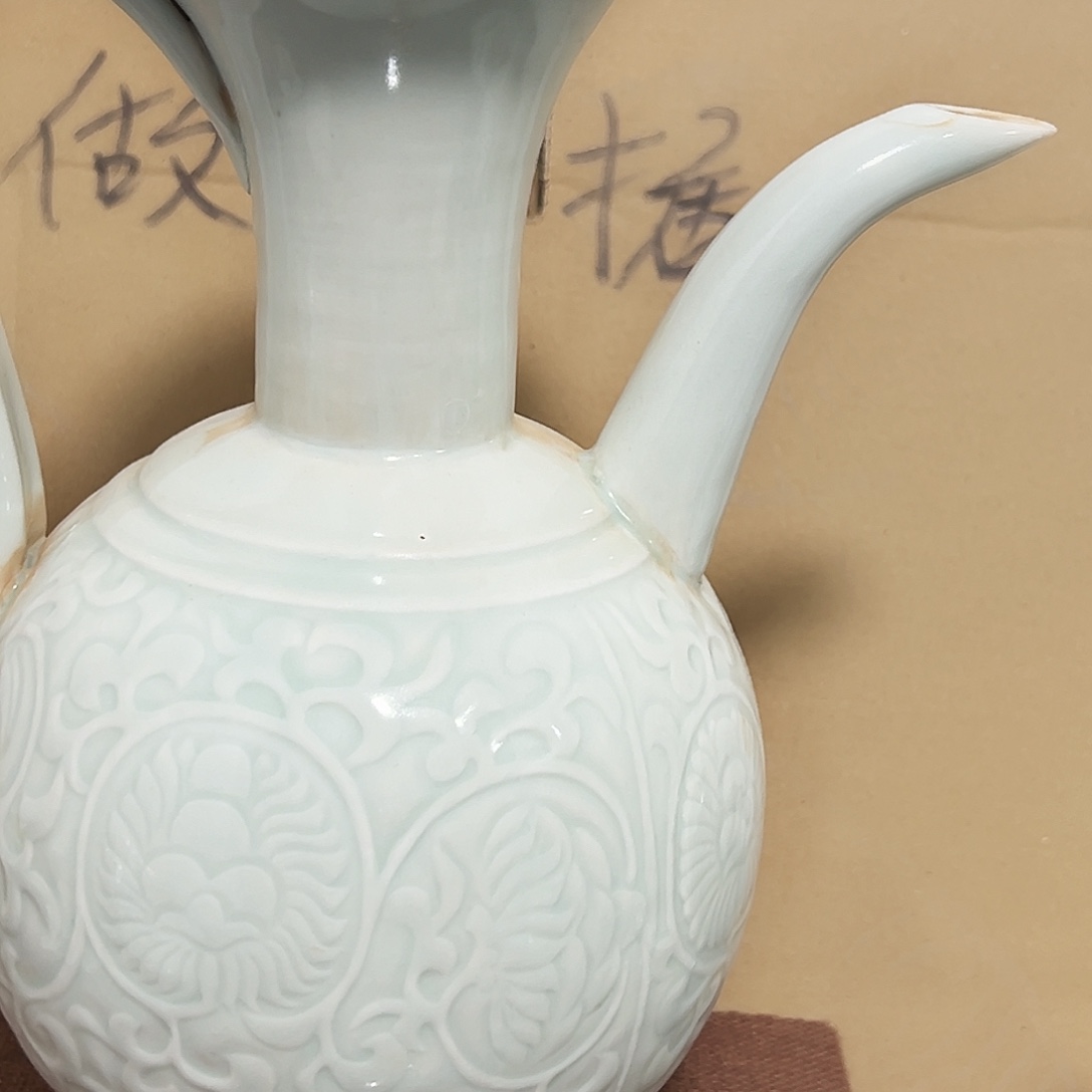 扎***累陶摆件空心的玻璃墙是什么样子