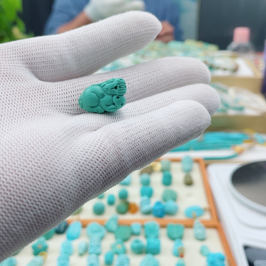 用***8绿松石未镶嵌珠宝奇石