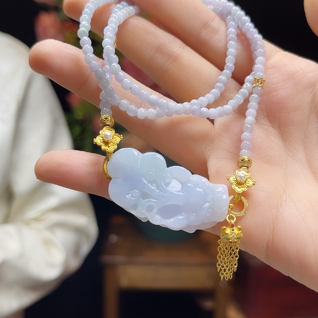 翡翠颈饰未镶嵌紫貔貅