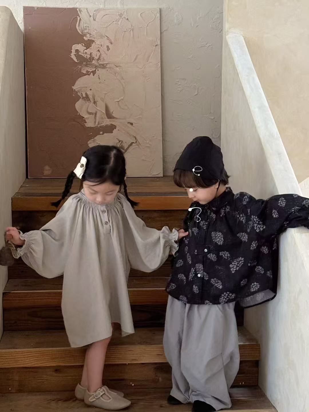 浅秋连帽童装外套休闲日系韩版拉链上衣防晒衣时髦