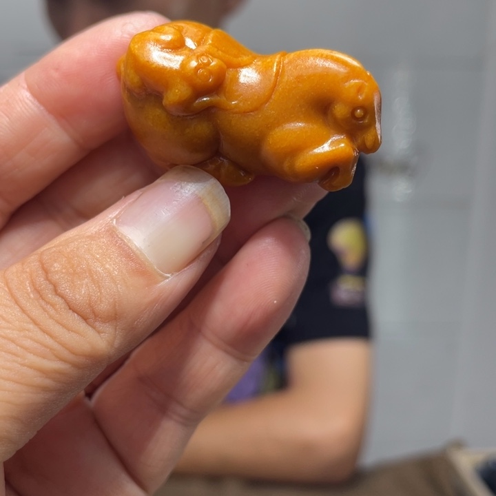 和田玉未镶嵌把件