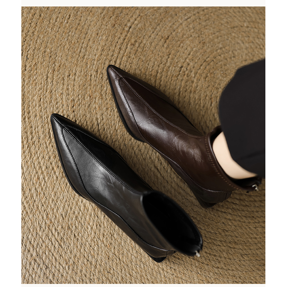 法式尖头弹力瘦瘦靴低跟2025秋冬新款粗跟短靴女复古棕色切尔西靴