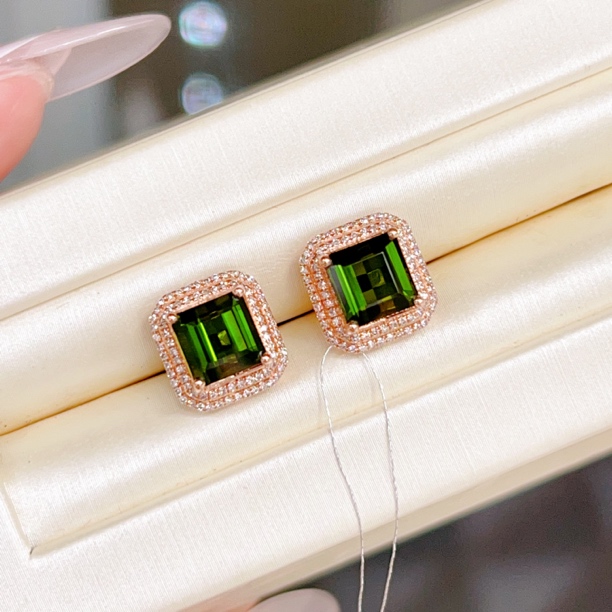 3.5ct 18k金镶嵌碧玺耳钉 5380