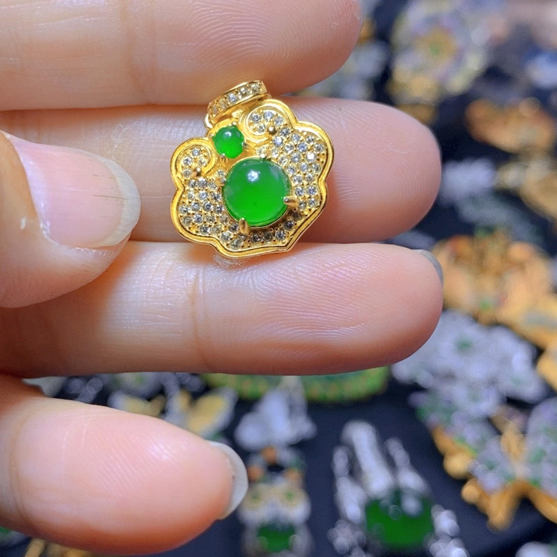 翡翠耳钉银S925镶嵌天然翡翠