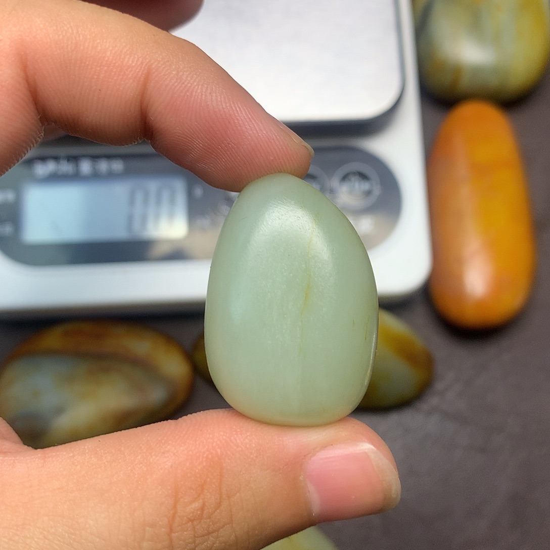 和田玉（糖玉）未镶嵌挂件