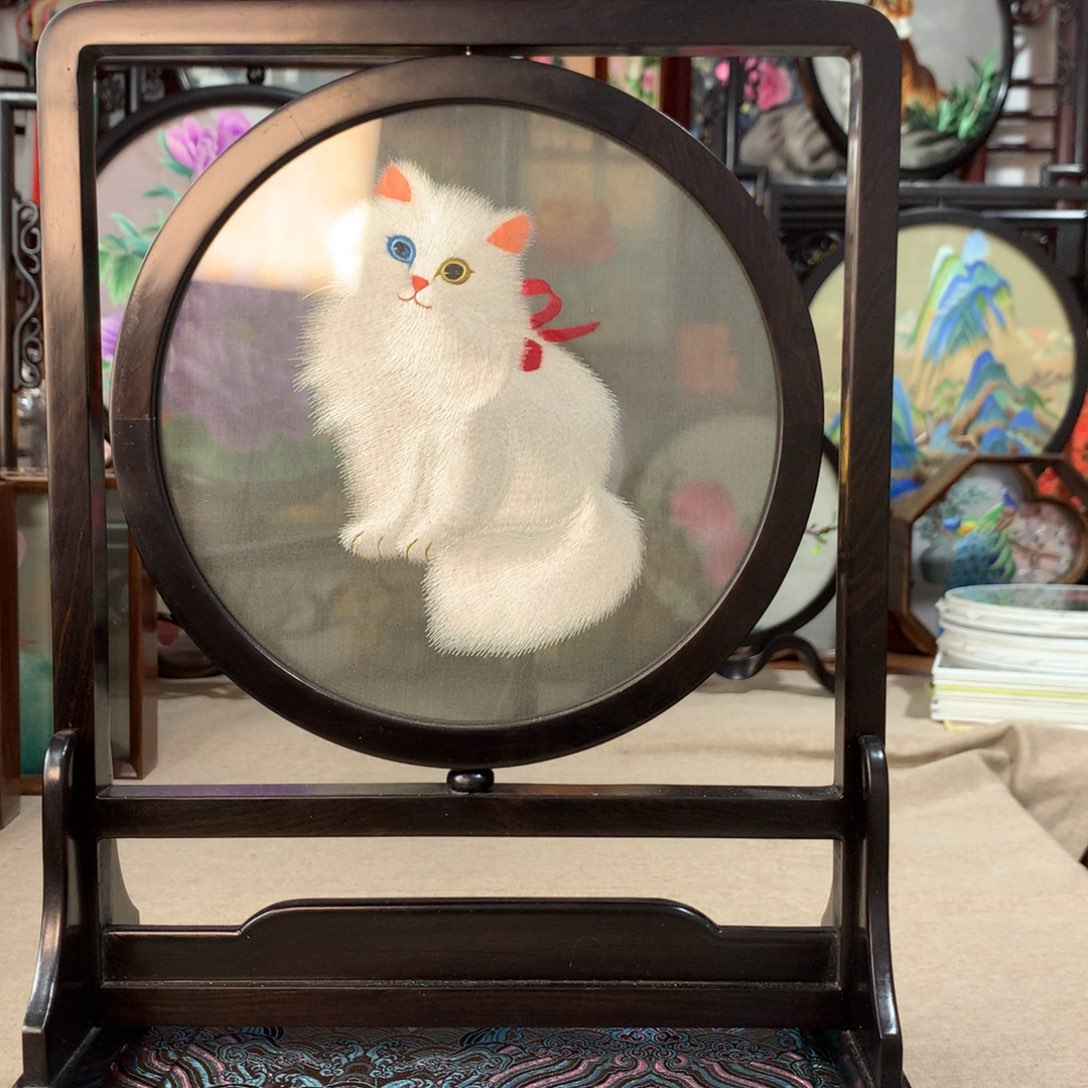 木苏绣精品推荐给朋友