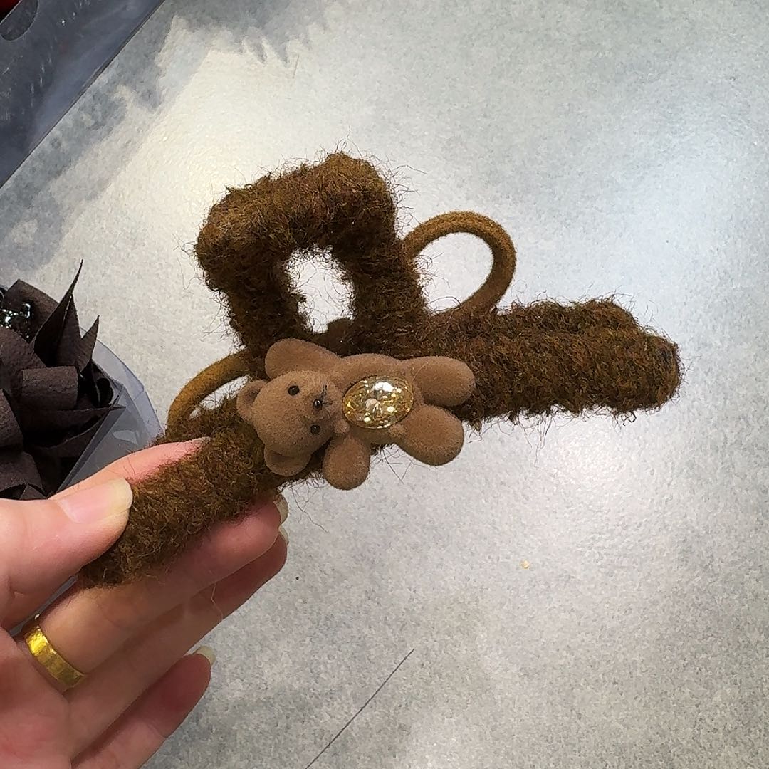 非金属咖色歪头小熊