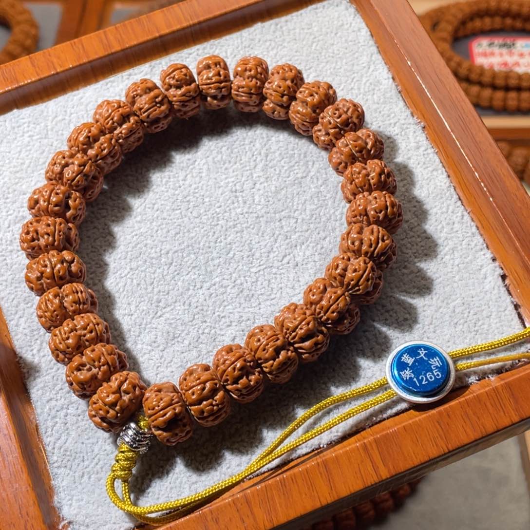 金刚菩提吊坠奇**源纽扣梅花飞碟14+