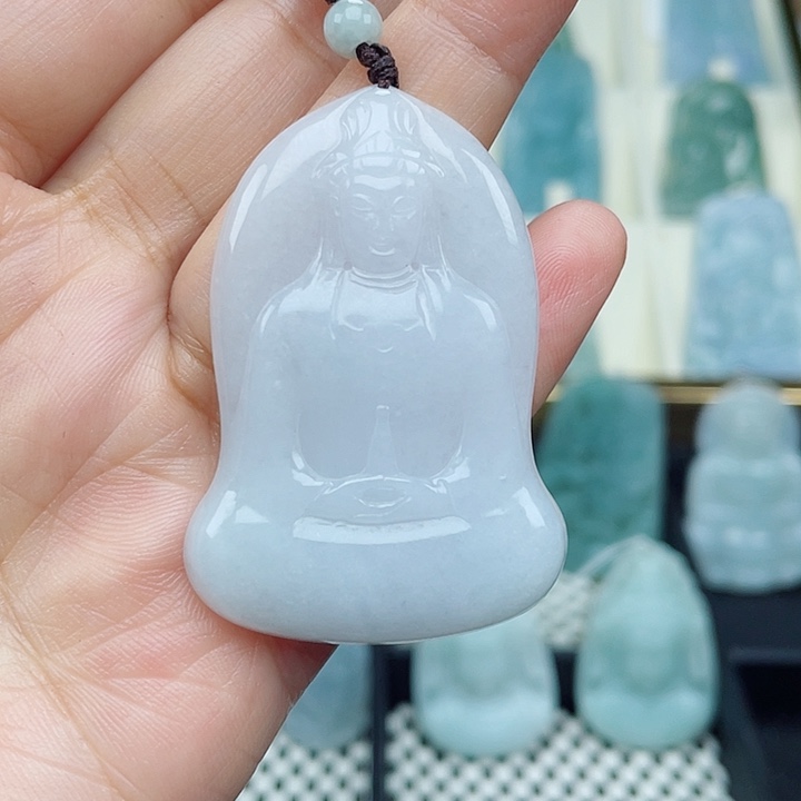 翡翠颈饰未镶嵌素衣观音