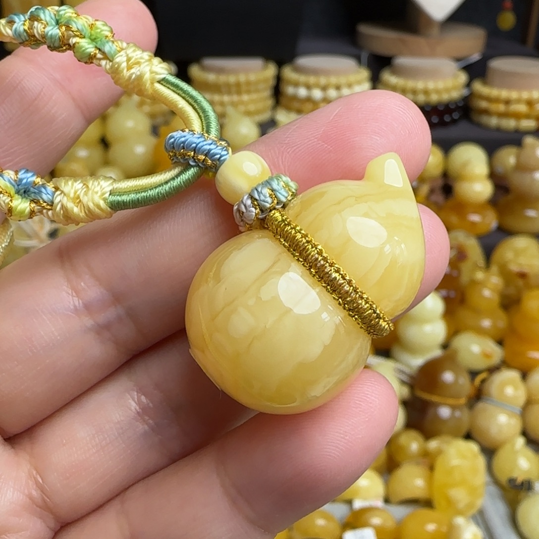 琥珀未镶嵌套链俄料浓蜡妖花蜜蜡葫芦吊坠