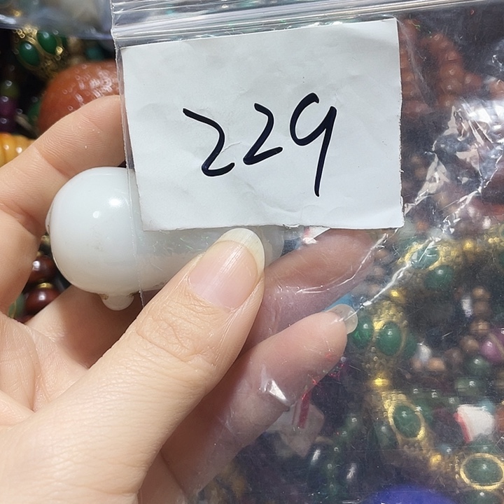 藏***琉璃/树脂/塑料类