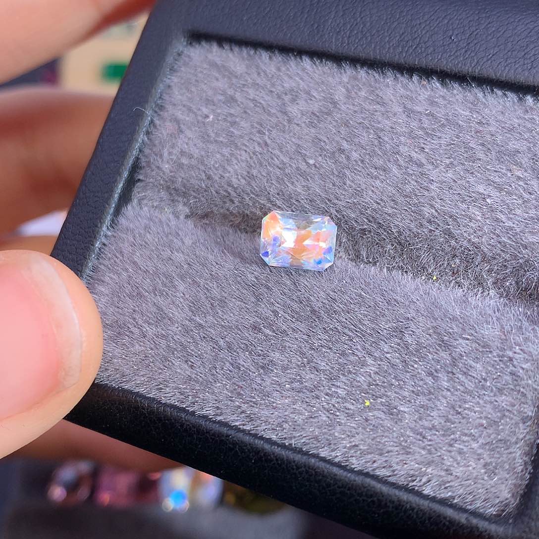 月光石珠宝奇石未镶嵌1.275ct