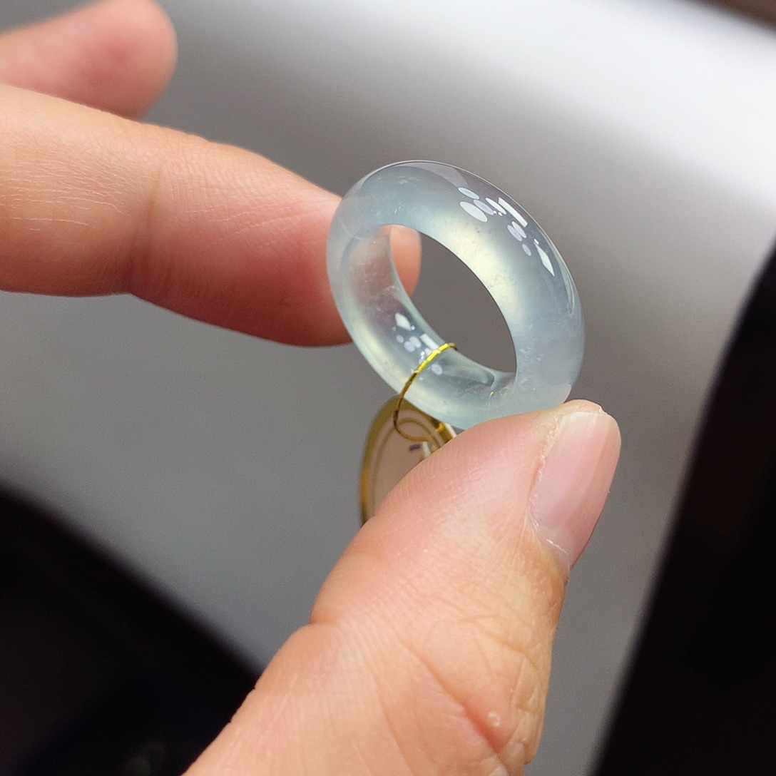 翡翠戒指未镶嵌多**儿8圈