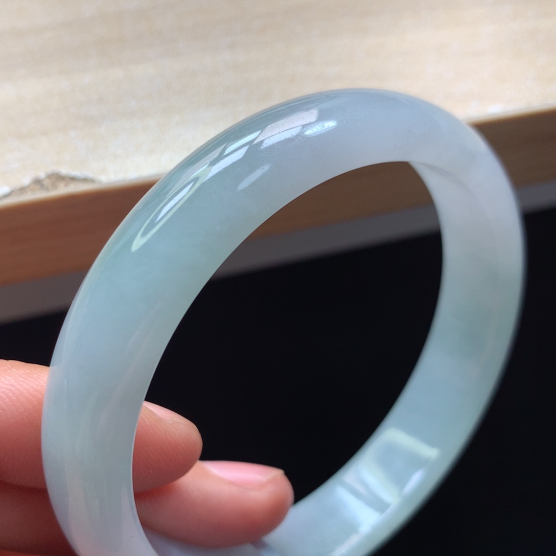 未镶嵌手镯翡翠手镯