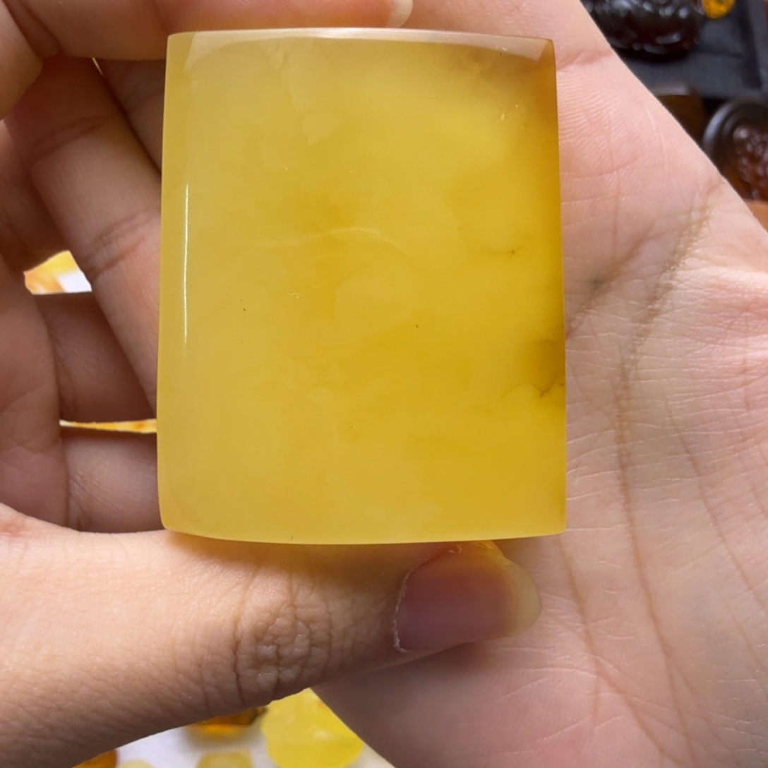 蜜蜡未镶嵌珠宝奇石