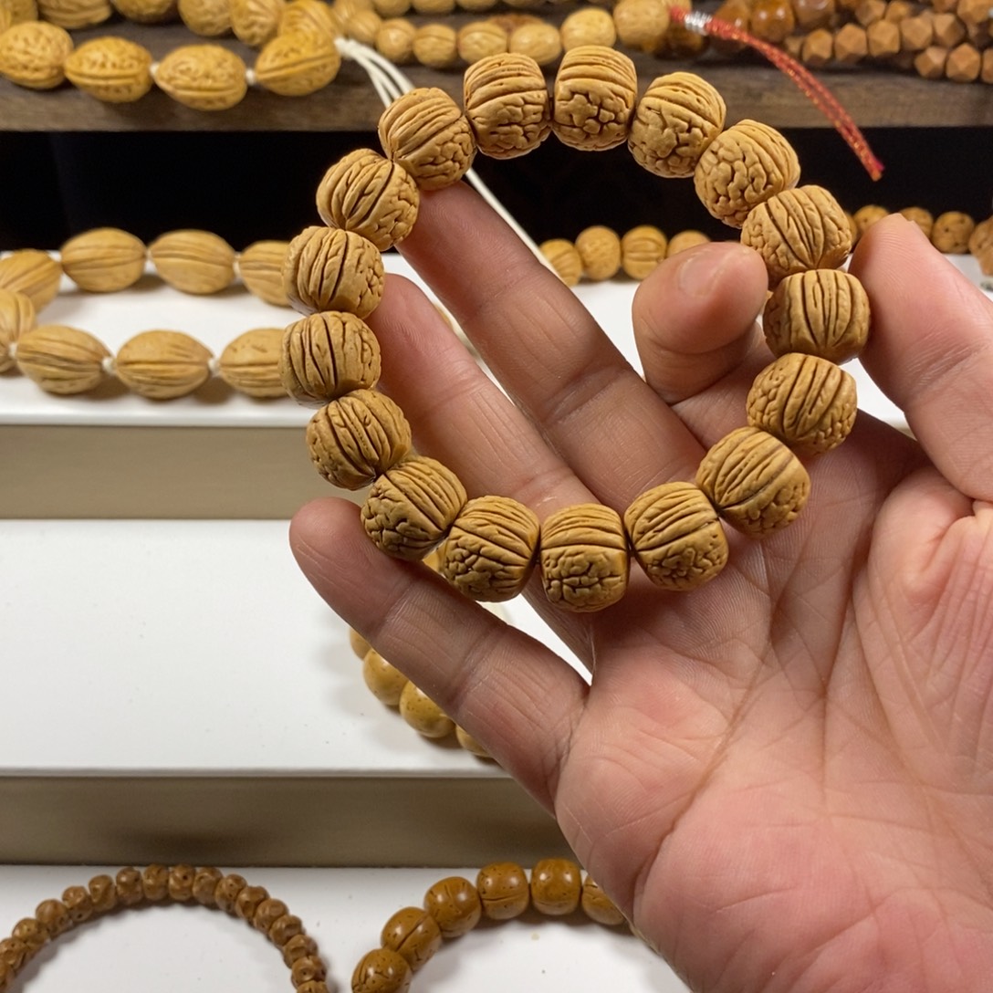 延***哥桃核吊坠桃核藏式单圈