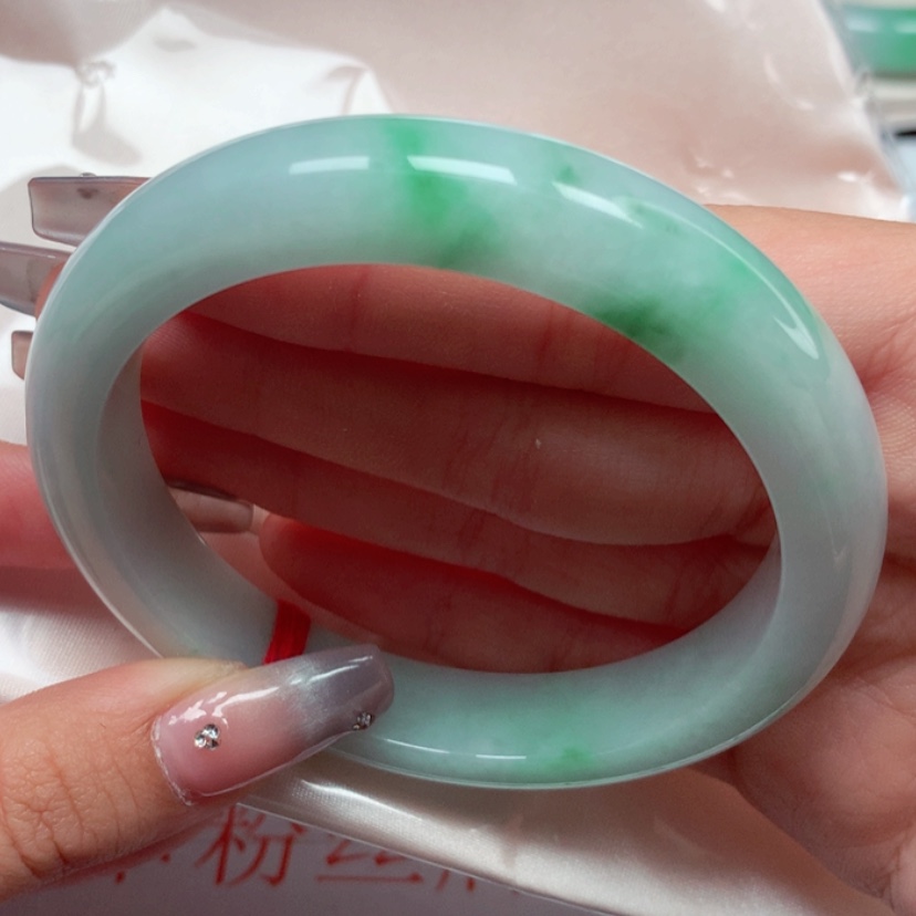 【闪购商品】翡翠手镯未镶嵌60圈飘花