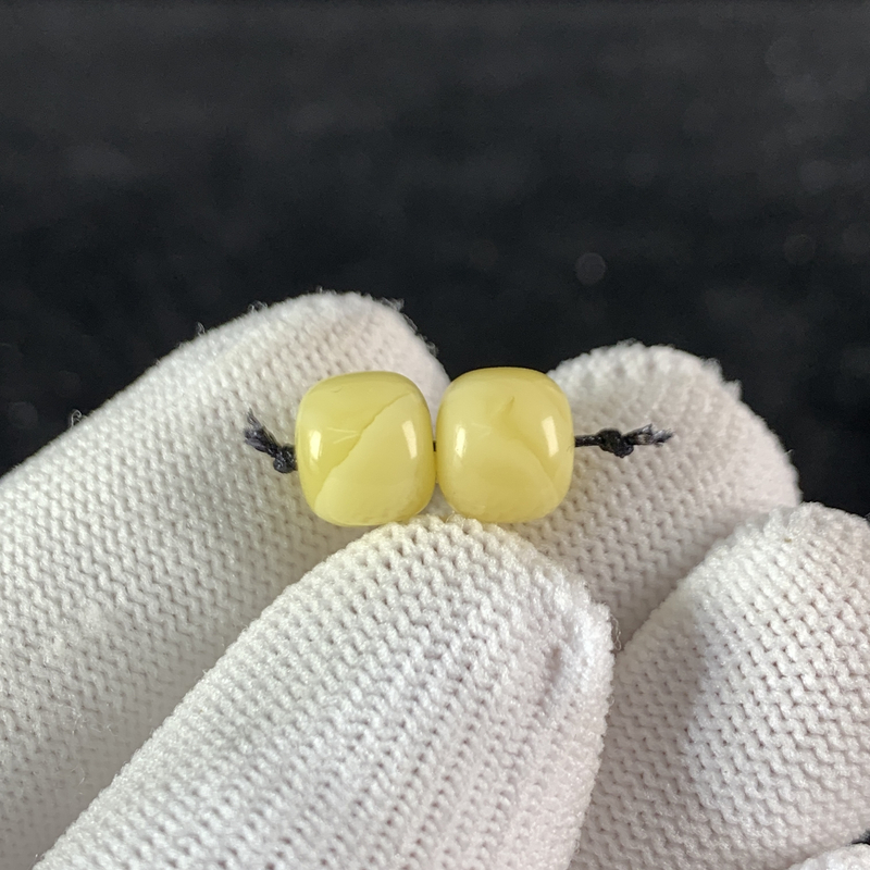L1571保真原矿俄料尺寸8.6*7.4mm蜜蜡老型对珠隔珠配饰支持复检