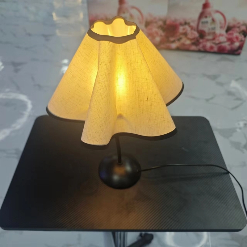 花瓣复古台灯ins高级简约法式浪漫书房卧室氛围灯网红中式床头灯