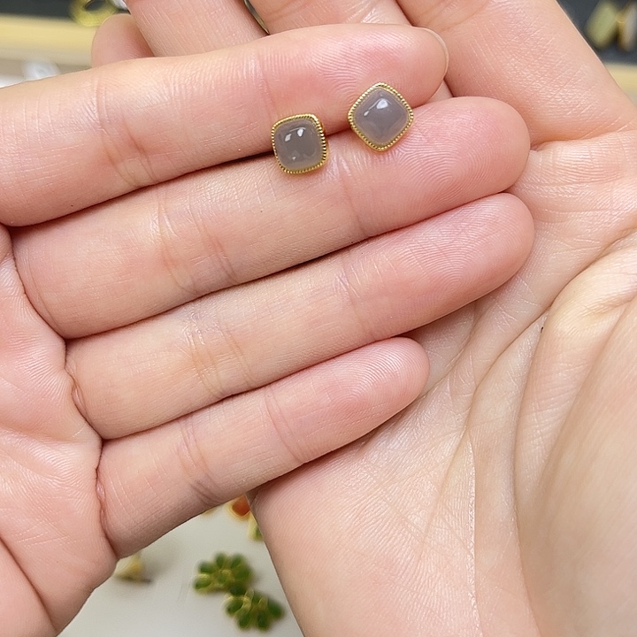 果***。和田玉银S925镶嵌耳饰